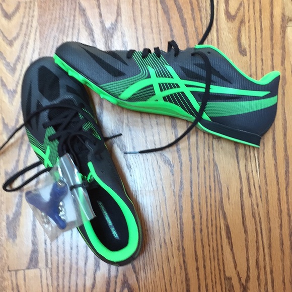 Football spikes - Picture 4 of 5